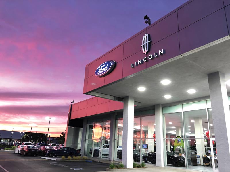 Norm Reeves Ford car dealership entrance